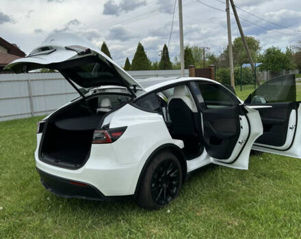 Белый Тесла Model Y, объемом двигателя 0 л и пробегом 13 тыс. км за 29500 $, фото 9 на Automoto.ua