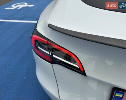 Белый Тесла Model Y, объемом двигателя 0 л и пробегом 68 тыс. км за 35000 $, фото 29 на Automoto.ua