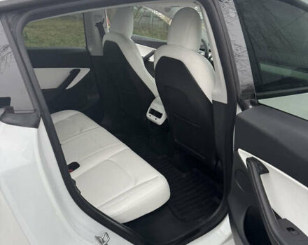 Білий Тесла Model Y, об'ємом двигуна 0 л та пробігом 83 тис. км за 26400 $, фото 16 на Automoto.ua