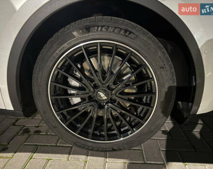 Белый Тесла Model Y, объемом двигателя 0 л и пробегом 53 тыс. км за 30000 $, фото 5 на Automoto.ua