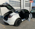 Белый Тесла Model Y, объемом двигателя 0 л и пробегом 12 тыс. км за 44900 $, фото 14 на Automoto.ua