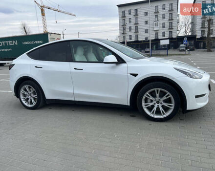 Белый Тесла Model Y, объемом двигателя 0 л и пробегом 15 тыс. км за 35200 $, фото 6 на Automoto.ua
