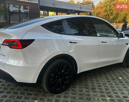 Тесла Model Y 2022 в Тернополе на Automoto.ua Белый Тесла Model Y, объемом двигателя 0 л и пробегом 52 тыс. км за 27300 $, фото 3 на Automoto.ua