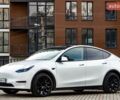 Белый Тесла Model Y, объемом двигателя 0 л и пробегом 70 тыс. км за 27000 $, фото 1 на Automoto.ua