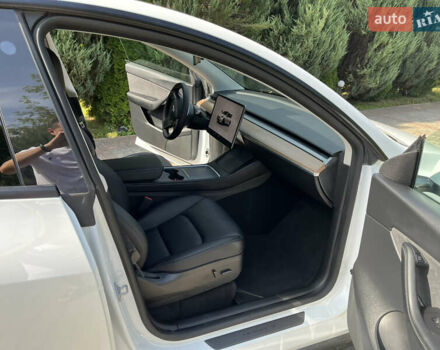 Білий Тесла Model Y, об'ємом двигуна 0 л та пробігом 32 тис. км за 28300 $, фото 24 на Automoto.ua