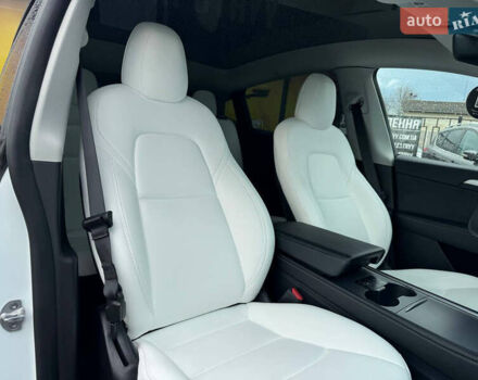 Білий Тесла Model Y, об'ємом двигуна 0 л та пробігом 62 тис. км за 27400 $, фото 15 на Automoto.ua