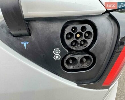 Белый Тесла Model Y, объемом двигателя 0 л и пробегом 45 тыс. км за 33000 $, фото 1 на Automoto.ua