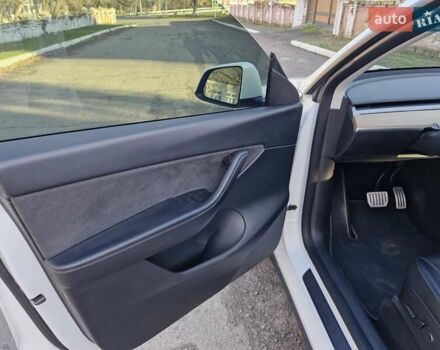 Білий Тесла Model Y, об'ємом двигуна 0 л та пробігом 97 тис. км за 24000 $, фото 14 на Automoto.ua