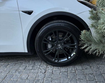 Белый Тесла Model Y, объемом двигателя 0 л и пробегом 81 тыс. км за 25900 $, фото 45 на Automoto.ua