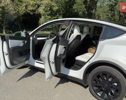 Белый Тесла Model Y, объемом двигателя 0 л и пробегом 55 тыс. км за 27599 $, фото 12 на Automoto.ua