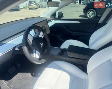 Тесла Model Y 2022 у Києві на Automoto.ua Білий Тесла Model Y, об'ємом двигуна 0 л та пробігом 28 тис. км за 33000 $, фото 2 на Automoto.ua
