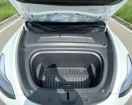 Белый Тесла Model Y, объемом двигателя 0 л и пробегом 76 тыс. км за 24900 $, фото 18 на Automoto.ua