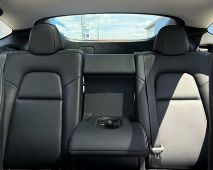 Білий Тесла Model Y, об'ємом двигуна 0 л та пробігом 90 тис. км за 31000 $, фото 15 на Automoto.ua