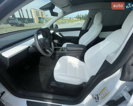 Белый Тесла Model Y, объемом двигателя 0 л и пробегом 38 тыс. км за 31000 $, фото 30 на Automoto.ua