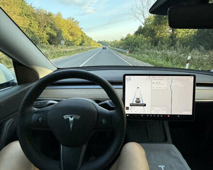Белый Тесла Model Y, объемом двигателя 0 л и пробегом 81 тыс. км за 25900 $, фото 14 на Automoto.ua