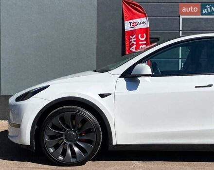 Тесла Model Y 2022 у Києві на Automoto.ua Білий Тесла Model Y, об'ємом двигуна 0 л та пробігом 59 тис. км за 31999 $, фото 4 на Automoto.ua