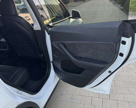 Белый Тесла Model Y, объемом двигателя 0 л и пробегом 53 тыс. км за 29500 $, фото 16 на Automoto.ua