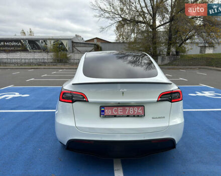 Белый Тесла Model Y, объемом двигателя 0 л и пробегом 68 тыс. км за 35000 $, фото 4 на Automoto.ua