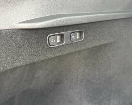 Белый Тесла Model Y, объемом двигателя 0 л и пробегом 16 тыс. км за 26500 $, фото 36 на Automoto.ua