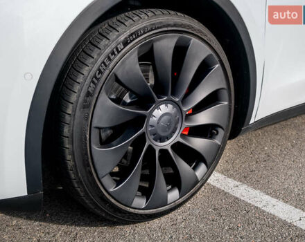 Белый Тесла Model Y, объемом двигателя 0 л и пробегом 51 тыс. км за 29500 $, фото 8 на Automoto.ua