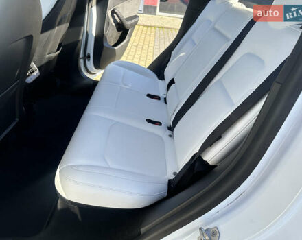 Белый Тесла Model Y, объемом двигателя 0 л и пробегом 55 тыс. км за 36800 $, фото 13 на Automoto.ua