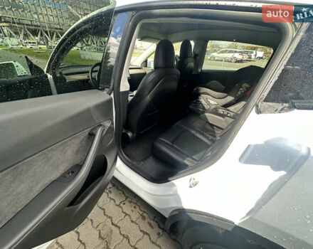 Білий Тесла Model Y, об'ємом двигуна 0 л та пробігом 5 тис. км за 25333 $, фото 12 на Automoto.ua