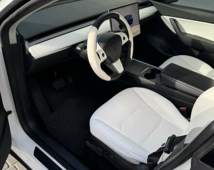 Белый Тесла Model Y, объемом двигателя 0 л и пробегом 95 тыс. км за 25500 $, фото 3 на Automoto.ua