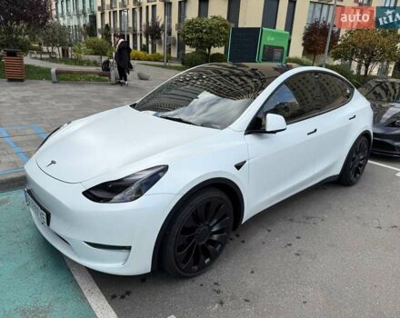 Белый Тесла Model Y, объемом двигателя 0 л и пробегом 49 тыс. км за 35000 $, фото 1 на Automoto.ua