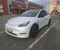 Белый Тесла Model Y, объемом двигателя 0 л и пробегом 29 тыс. км за 28999 $, фото 1 на Automoto.ua