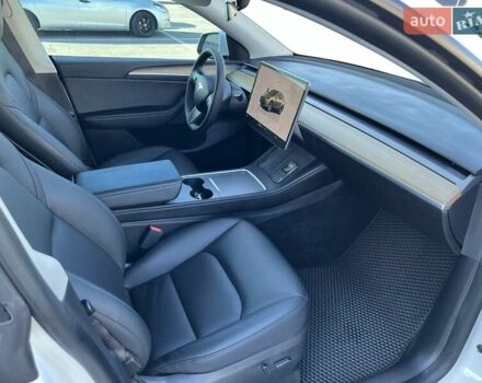 Белый Тесла Model Y, объемом двигателя 0 л и пробегом 29 тыс. км за 23999 $, фото 2 на Automoto.ua