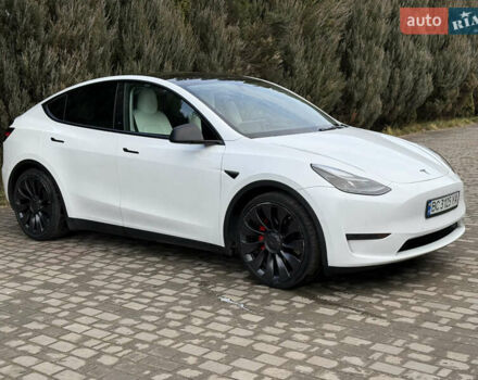 Белый Тесла Model Y, объемом двигателя 0 л и пробегом 129 тыс. км за 27400 $, фото 6 на Automoto.ua