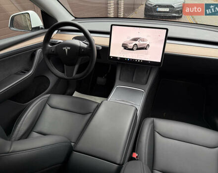Белый Тесла Model Y, объемом двигателя 0 л и пробегом 53 тыс. км за 36700 $, фото 34 на Automoto.ua