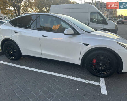 Белый Тесла Model Y, объемом двигателя 0 л и пробегом 80 тыс. км за 31500 $, фото 4 на Automoto.ua