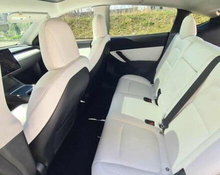Белый Тесла Model Y, объемом двигателя 0 л и пробегом 54 тыс. км за 28000 $, фото 10 на Automoto.ua
