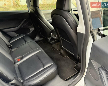 Белый Тесла Model Y, объемом двигателя 0 л и пробегом 50 тыс. км за 39900 $, фото 8 на Automoto.ua