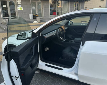 Белый Тесла Model Y, объемом двигателя 0 л и пробегом 80 тыс. км за 31500 $, фото 19 на Automoto.ua