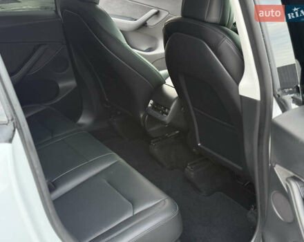 Белый Тесла Model Y, объемом двигателя 0 л и пробегом 59 тыс. км за 28950 $, фото 17 на Automoto.ua