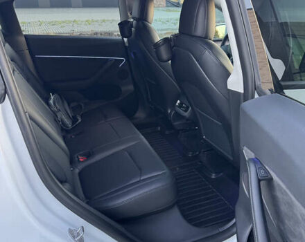 Белый Тесла Model Y, объемом двигателя 0 л и пробегом 53 тыс. км за 29500 $, фото 15 на Automoto.ua