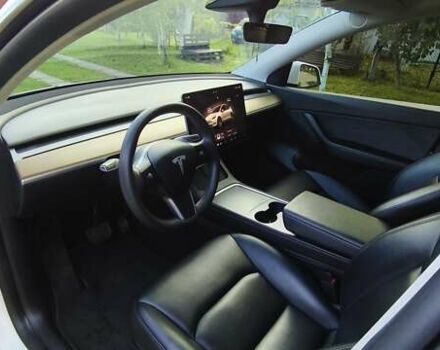 Белый Тесла Model Y, объемом двигателя 0 л и пробегом 69 тыс. км за 23500 $, фото 12 на Automoto.ua
