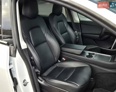Белый Тесла Model Y, объемом двигателя 0 л и пробегом 70 тыс. км за 31500 $, фото 10 на Automoto.ua