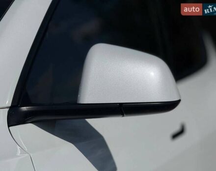 Белый Тесла Model Y, объемом двигателя 0 л и пробегом 56 тыс. км за 26000 $, фото 12 на Automoto.ua