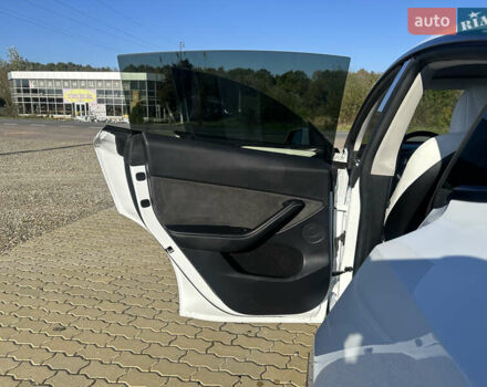 Белый Тесла Model Y, объемом двигателя 0 л и пробегом 55 тыс. км за 36800 $, фото 14 на Automoto.ua