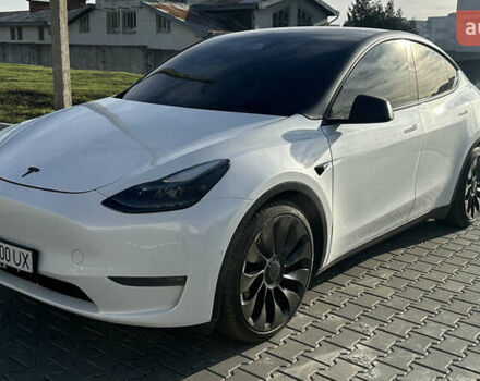 Білий Тесла Model Y, об'ємом двигуна 0 л та пробігом 63 тис. км за 28700 $, фото 1 на Automoto.ua