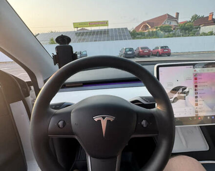 Белый Тесла Model Y, объемом двигателя 0 л и пробегом 79 тыс. км за 28000 $, фото 3 на Automoto.ua