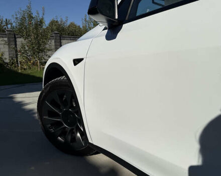 Тесла Model Y 2022 в Ровно на Automoto.ua Белый Тесла Model Y, объемом двигателя 0 л и пробегом 105 тыс. км за 27000 $, фото 19 на Automoto.ua