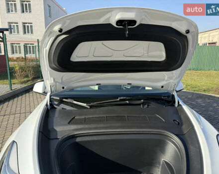 Белый Тесла Model Y, объемом двигателя 0 л и пробегом 102 тыс. км за 26000 $, фото 12 на Automoto.ua