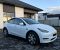 Білий Тесла Model Y, об'ємом двигуна 0 л та пробігом 52 тис. км за 26000 $, фото 1 на Automoto.ua
