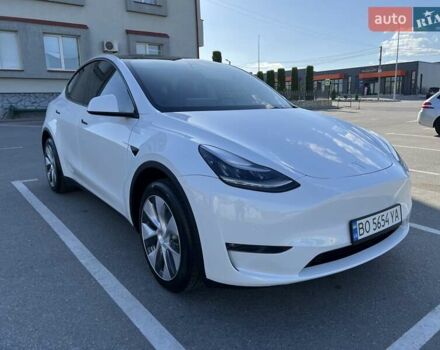 Белый Тесла Model Y, объемом двигателя 0 л и пробегом 29 тыс. км за 23999 $, фото 1 на Automoto.ua