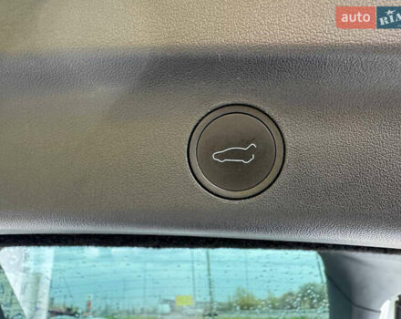 Білий Тесла Model Y, об'ємом двигуна 0 л та пробігом 62 тис. км за 27400 $, фото 31 на Automoto.ua