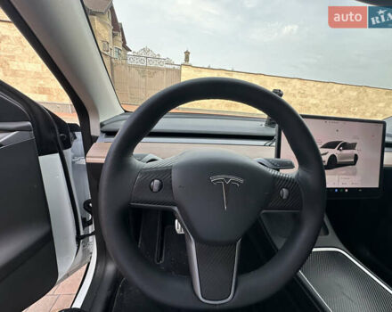 Белый Тесла Model Y, объемом двигателя 0 л и пробегом 50 тыс. км за 27700 $, фото 15 на Automoto.ua